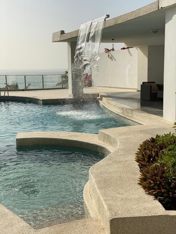 Villa Somone Pied Dans L'Eau Exterior foto