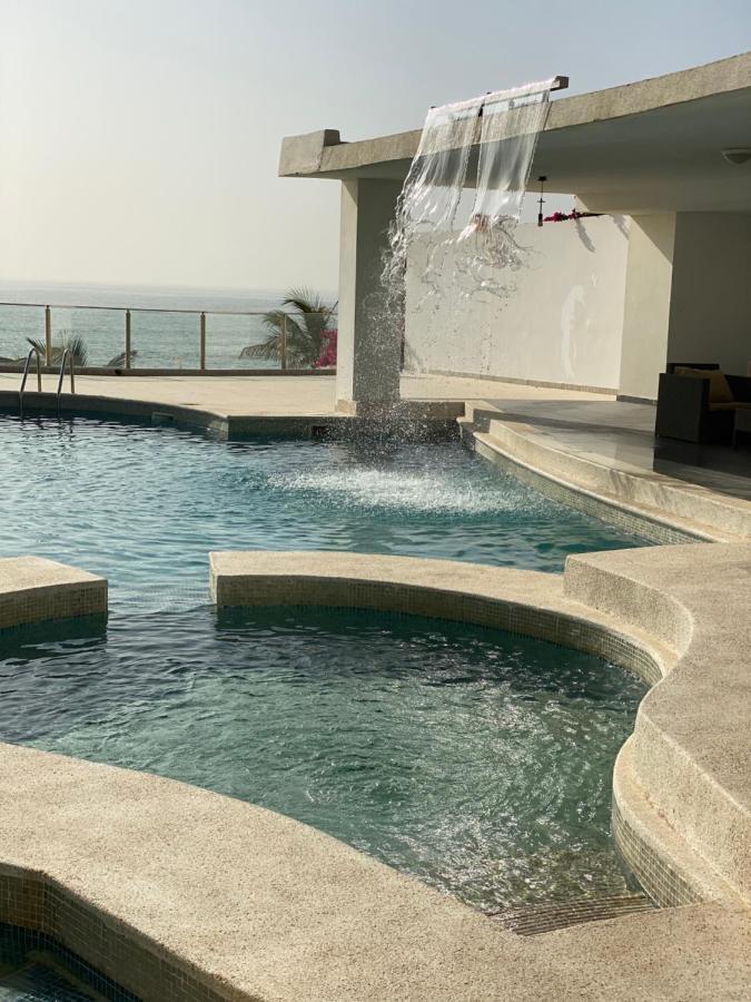 Villa Somone Pied Dans L'Eau Exterior foto